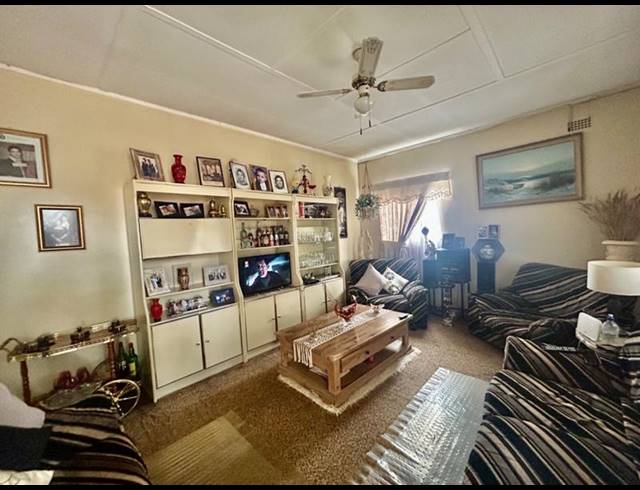 4 BEDROOM HOUSE FOR SALE IN VANDERBIJLPARK CW 2